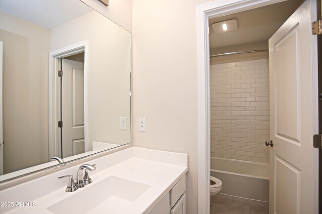 Building Photo - 7865 N 79th Ave