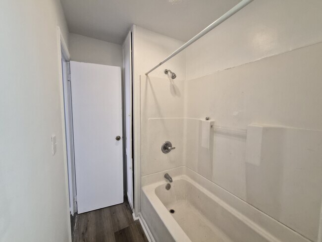 Building Photo - 4102 Biscayne Rd