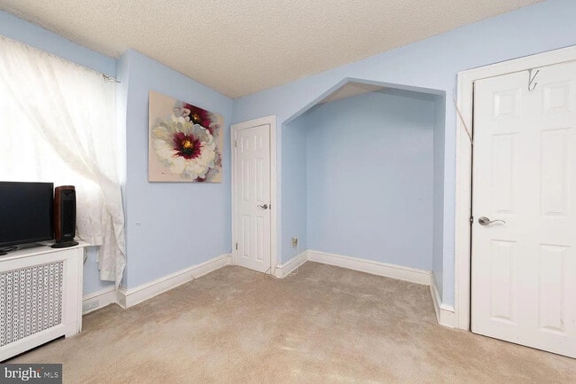 Building Photo - 1827 73rd Ave