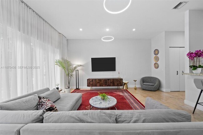 Building Photo - 3506 NE 166th St