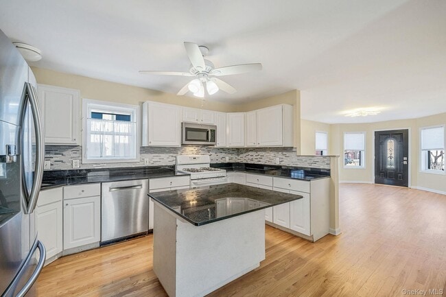 Building Photo - 272 E Harrison St