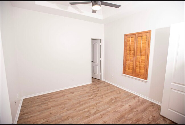 Building Photo - 1616 Sebastian Dr