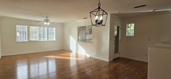 Building Photo - 49 Meritage Common