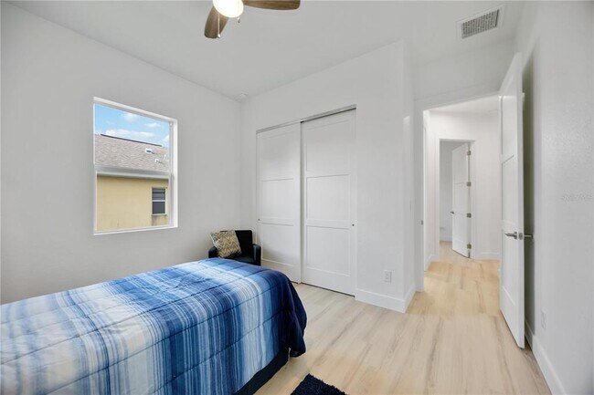 Building Photo - 6146 Grandeur St