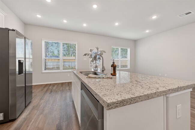 Building Photo - 1452 Glen Oaks Dr