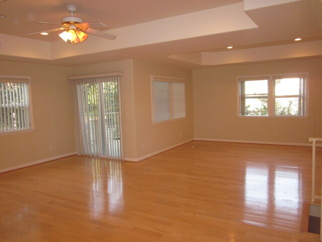 Building Photo - 2283 Waltonia Dr