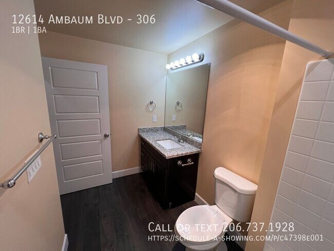 Building Photo - 12614 Ambaum Blvd SW