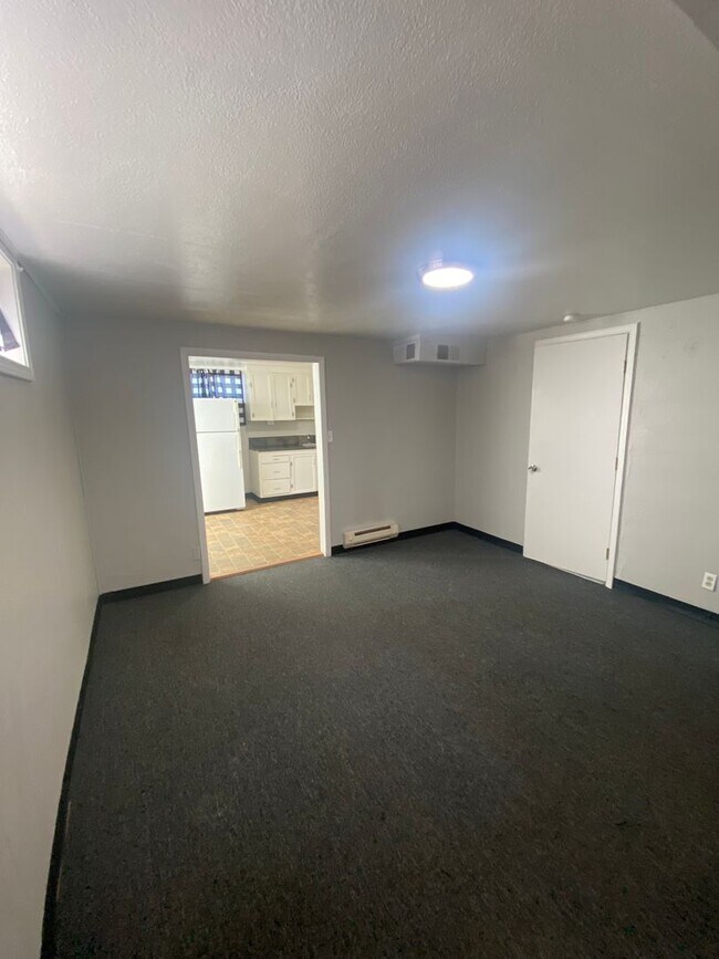 Building Photo - 303 Ivy St