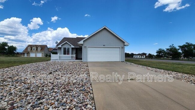 Primary Photo - 203 W Coal Creek Dr