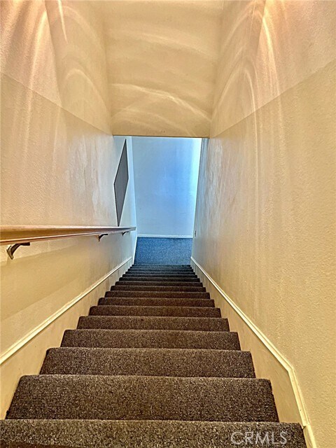 Building Photo - 15 Headland Pl