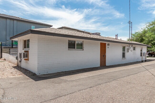 Building Photo - 3027 N 37th St