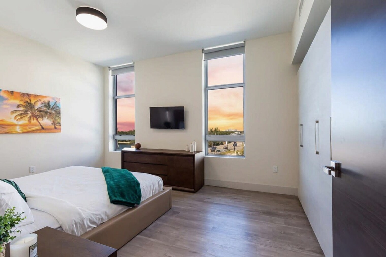 Building Photo - 777 N Ocean Dr