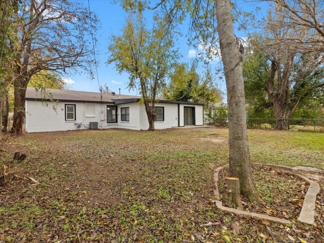 Building Photo - 5937 NW 58th Terrace