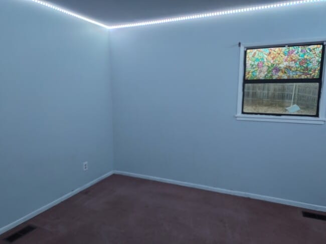 Building Photo - 35 Cedar Ridge Dr