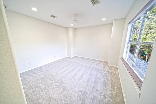 Building Photo - 910 Peachwood Bend Dr