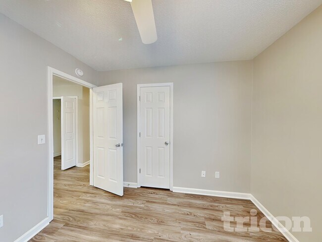 Building Photo - 524 Chisolm Way