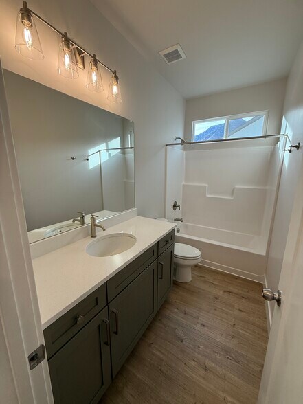 Building Photo - 4805 S Heartwood Rd