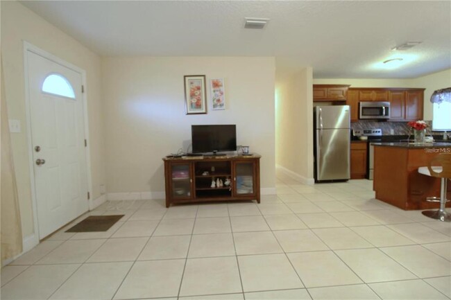 Building Photo - 5118 Anzio St