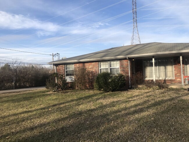 Building Photo - 730 Harpeth Pkwy W