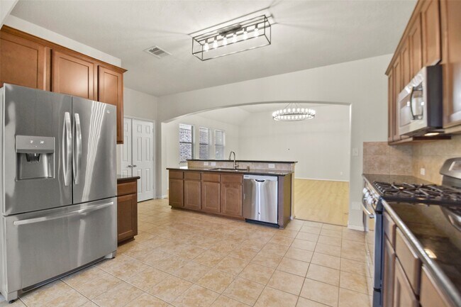 Building Photo - 16918 Lake Arlington Ln