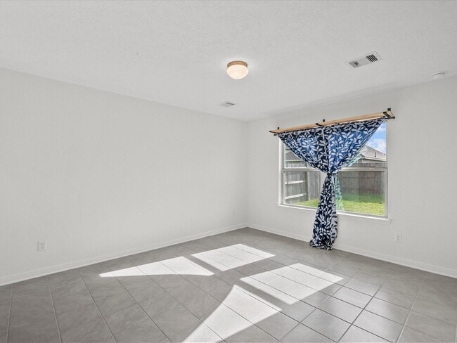 Building Photo - 713 Allana Ln