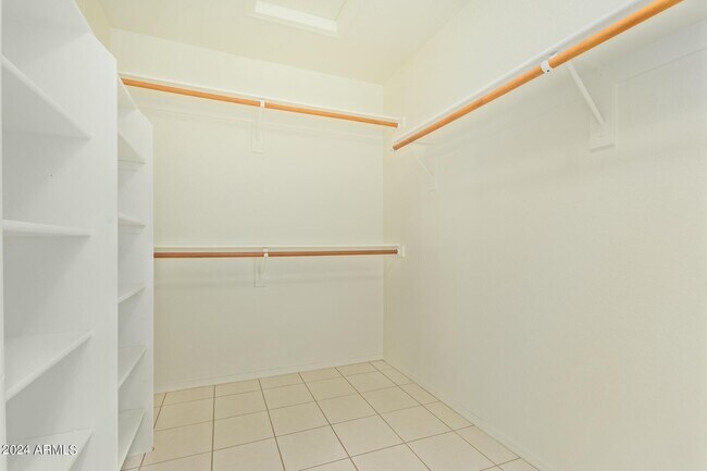 Building Photo - 10848 W Ventana Dr S