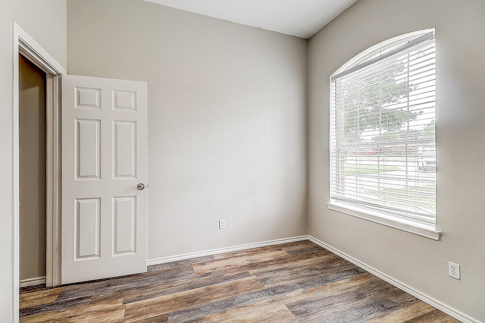 Building Photo - 1402 Stiles Ct