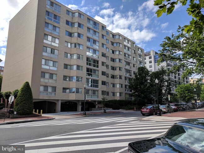 Primary Photo - 922 24th St NW