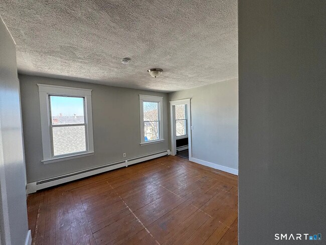 Building Photo - 173 Farren Ave