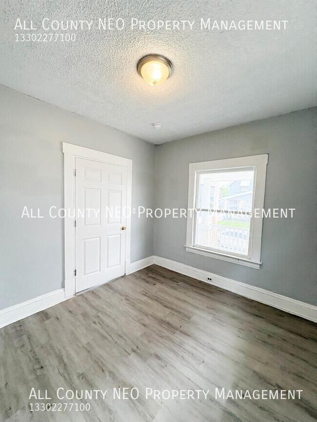 Building Photo - 3452 W 91st St