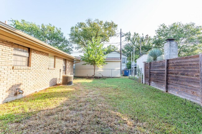 Building Photo - 4501 Caswell-