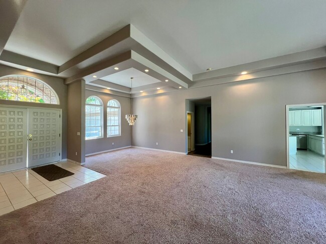 Building Photo - Beautiful 3-Bed 3-Bath home on Semiahmoo G...