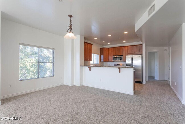 Building Photo - 5450 E Deer Valley Dr