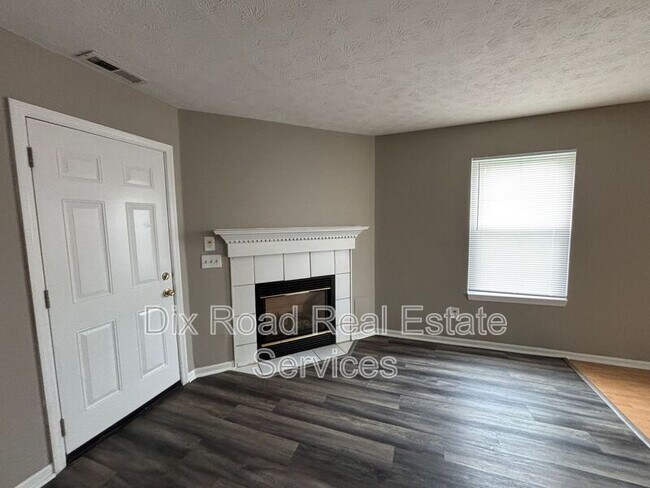 Building Photo - 490 Peyton Dr