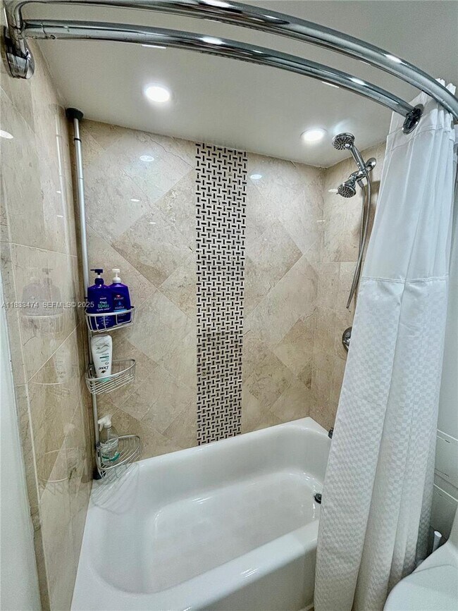 Building Photo - 3140 S Ocean Dr