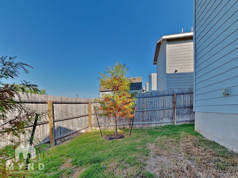Building Photo - 7157 Elm Cv
