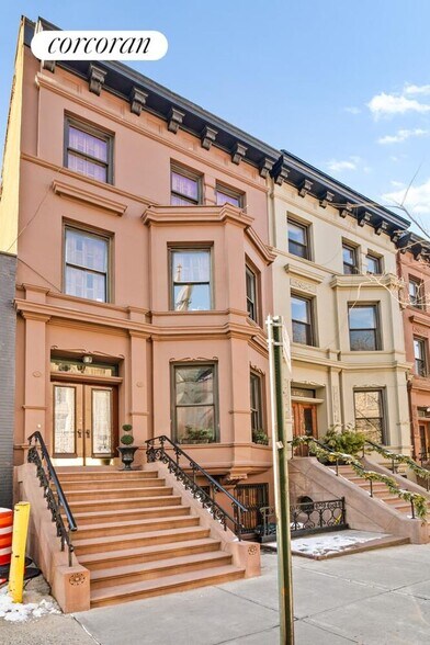 Building Photo - 754 Carroll St