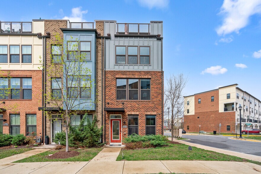 Primary Photo - 6211 Chronicle St