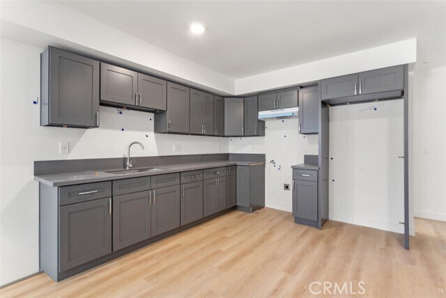 Building Photo - 703 W 80th St