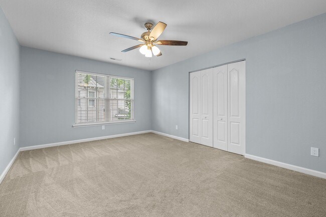 Building Photo - 426 W 28th St