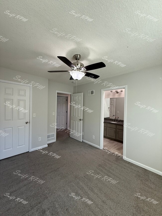 Building Photo - 15602 Maple St