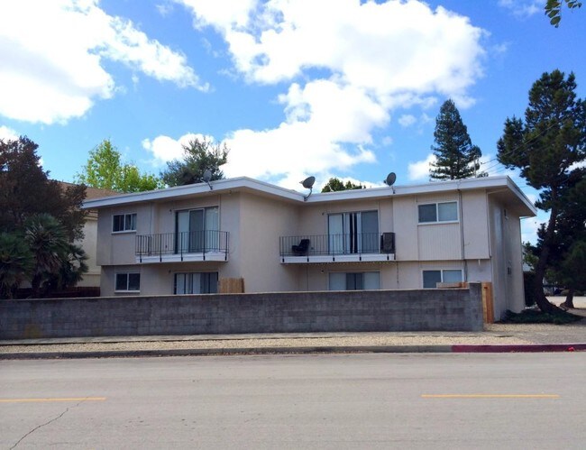Building Photo - 390 N Chorro St