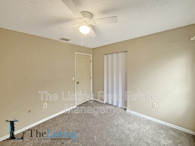 Building Photo - 5637 Viburnum Ct