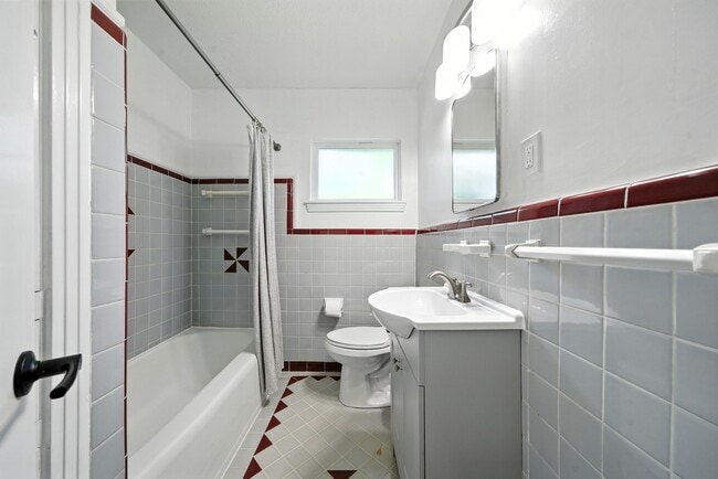 Building Photo - 1714 Parana Dr