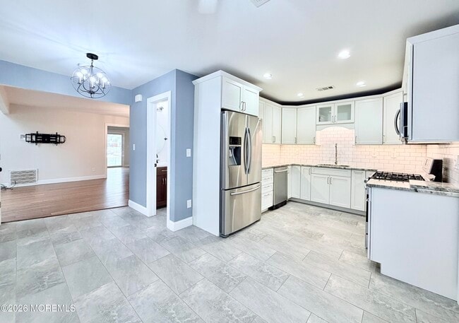 Building Photo - 7 Longfellow Ct