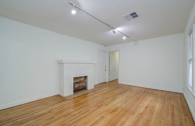 Building Photo - 1428 Wentworth St