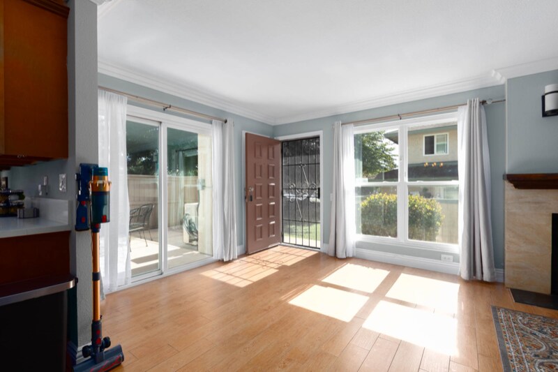 Building Photo - 10159 Caminito Volar