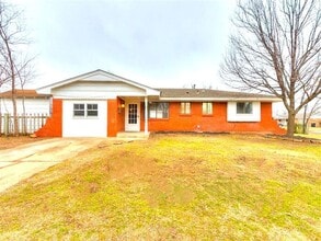 Building Photo - Super 4 Bed 1.5 Bath in the South Gate Addn in Moore, OK