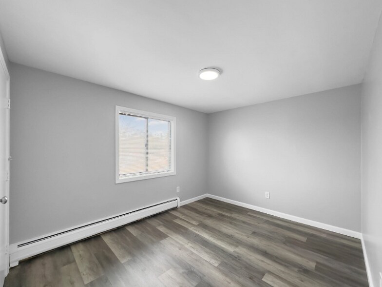 Building Photo - 70 Union St