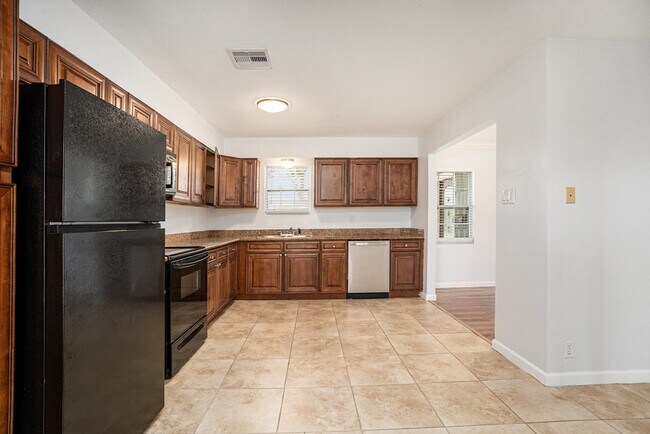 Building Photo - 6709 Fairway Dr